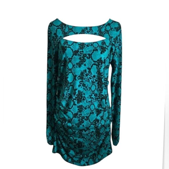 Lane Bryant Fitted Snakeskin Ruched
Side Tunic Top 22/24 - Picture 3 of 5